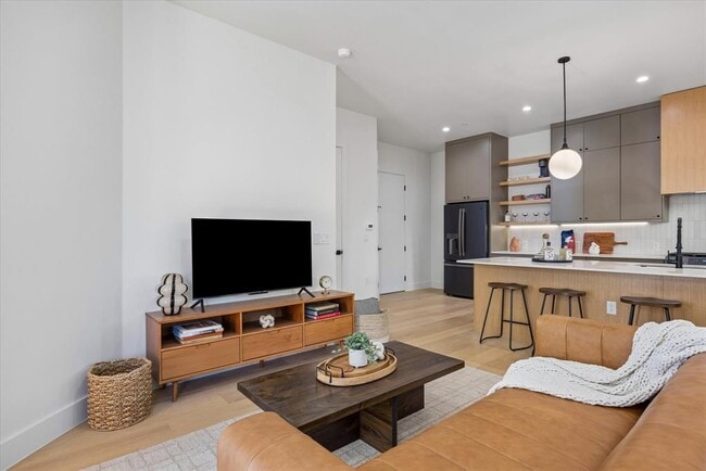 Photo - 4416 S 1st St