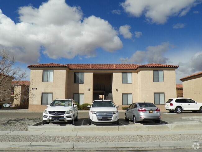 Building Photo - 4313 Sabana Loop SE Unit Apt D