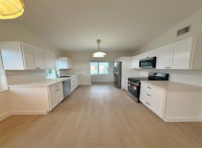 136 Marina Ave
