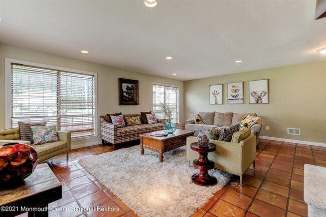 Photo - 226 Teasdale Pl