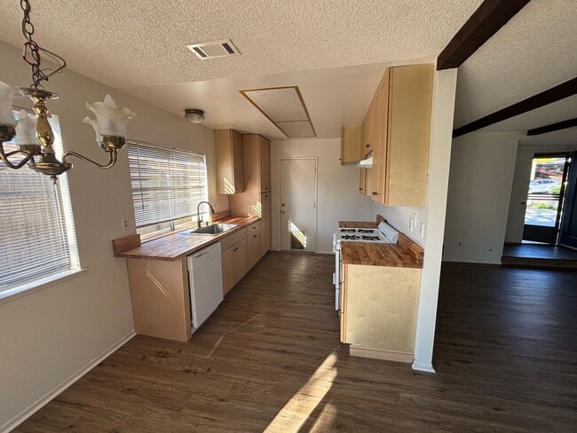 Photo - 274 Mountain View Dr