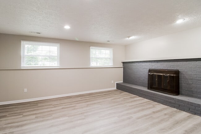 Photo - 608 Jeffery Ct