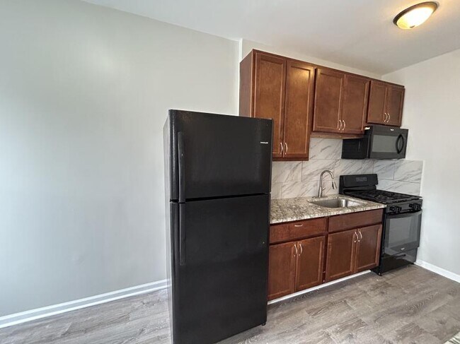 Photo - 1 bedroom in Chicago IL 60646 Unit 215