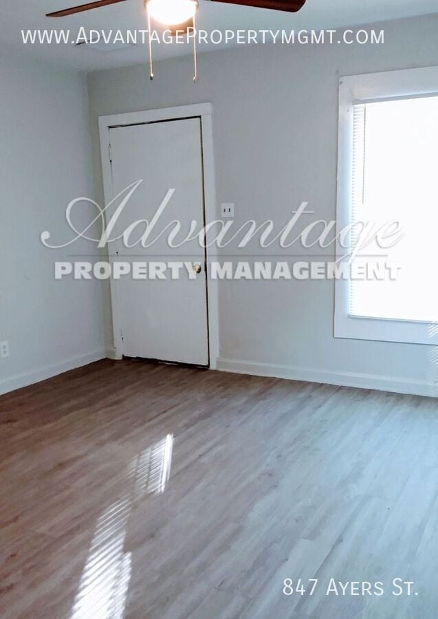 Photo - 847 Ayers St