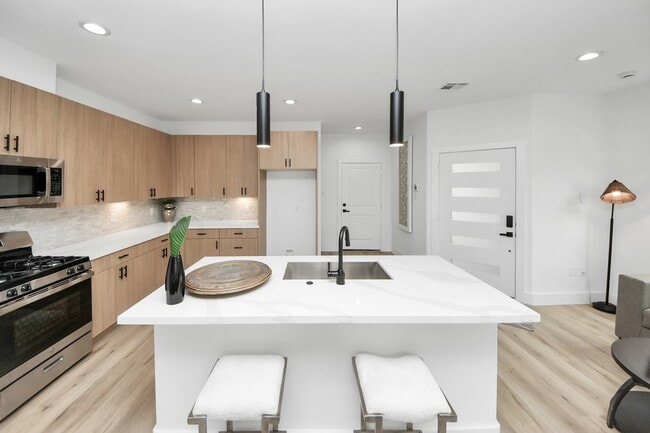 Photo - 9028 Scott St