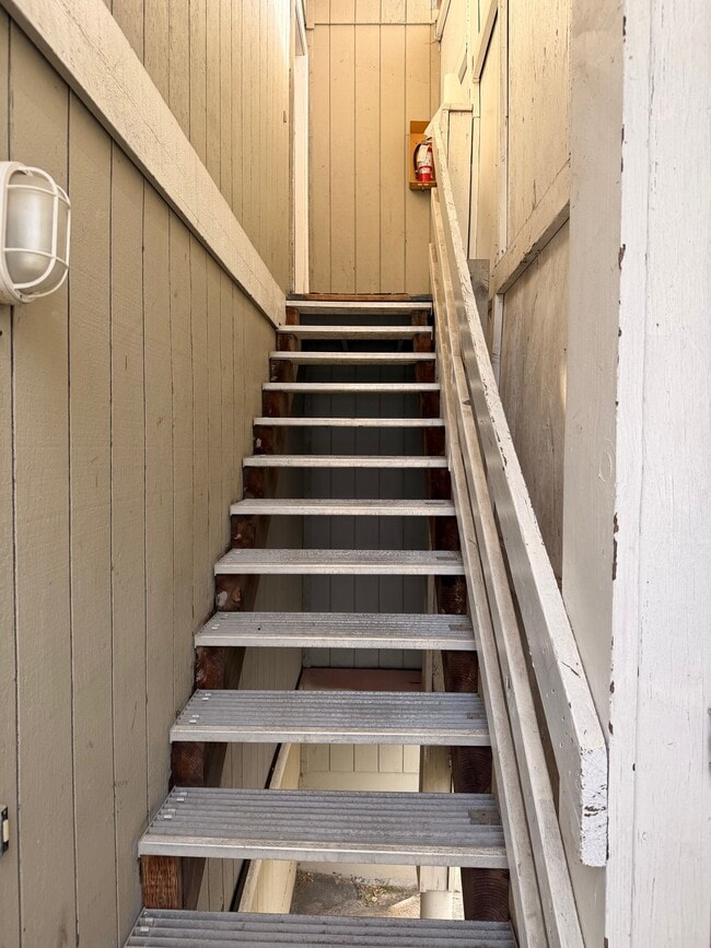 10836 1st Ave SW Unit 3