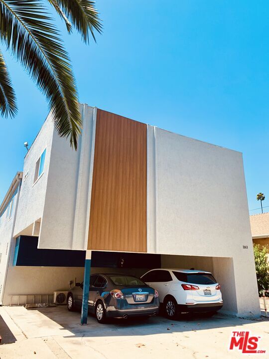 Photo - 1163 N Raymond Ave Unidad 6