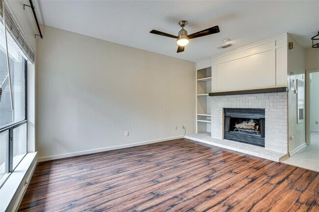 Photo - 908 Poplar St Unit 208
