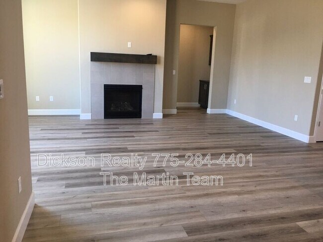 Photo - 306 Commodore Dr