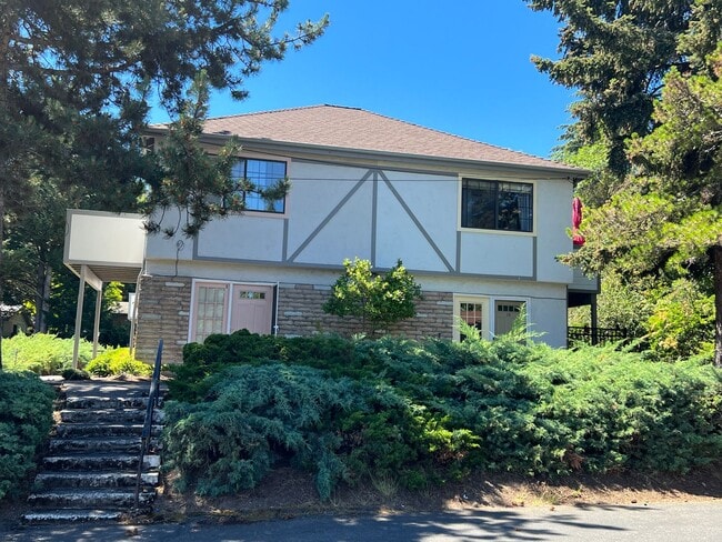 Two bedroom townhouse near Ashland Communi... - Two bedroom townhouse near Ashland Communi...