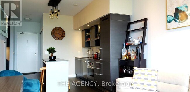 Photo - 1030 King St W Unit 1005