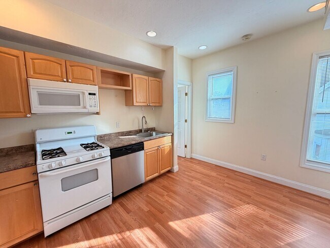 289 Merrimack St Unit 4