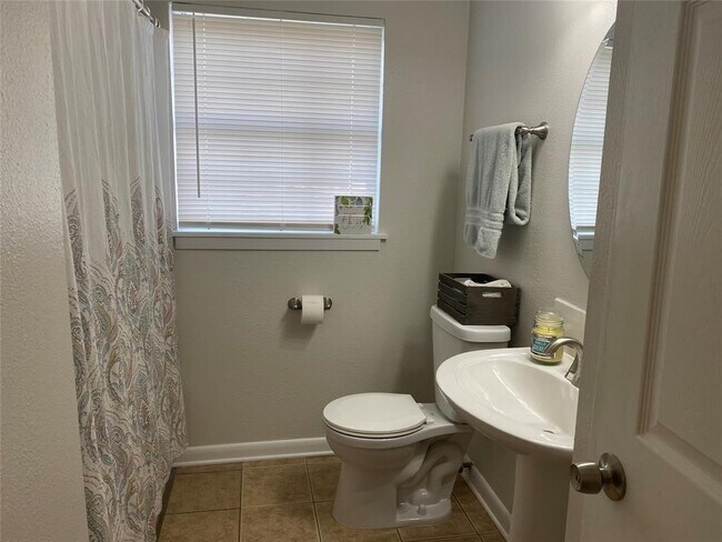 Photo - 1938 Coulcrest Dr