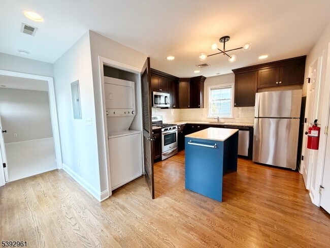 Photo - 27 Phoenix Ave