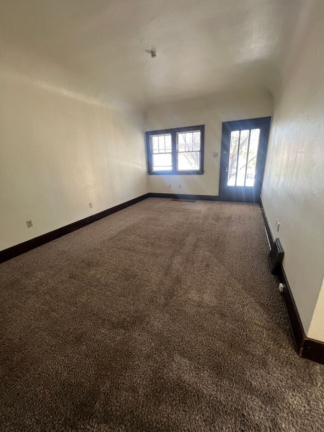 Photo - 445-447 S Main St Unidad 447 S Main