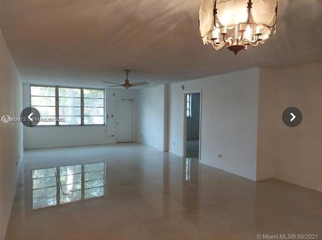 Photo - 445 NE 195th St Unit 127