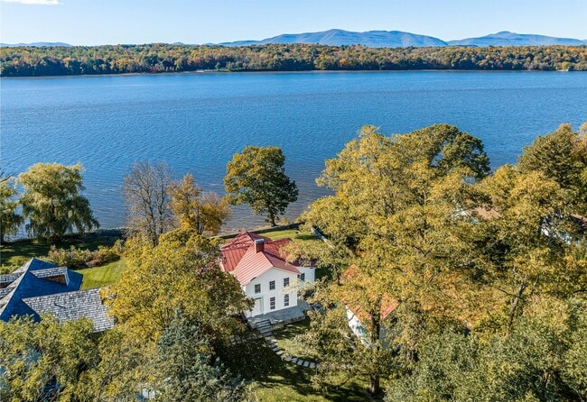 Photo - 7 Steamboat Dock Ln