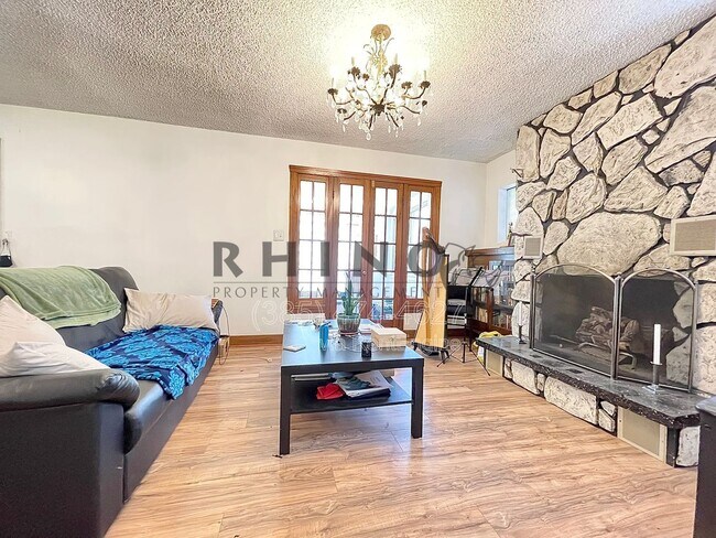 Photo - 273 Wilson Ave S