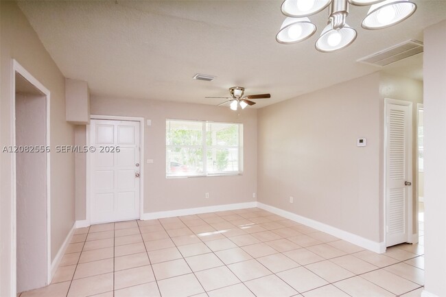 Photo - 4531 NE 5th Ave