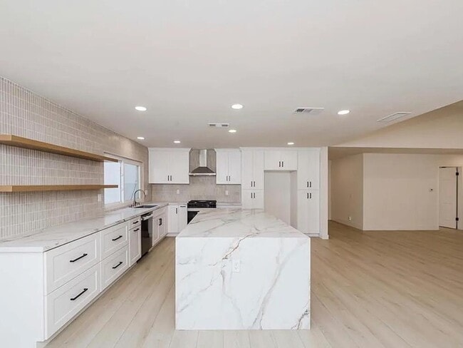 Photo - 2217 Camino Del Sol