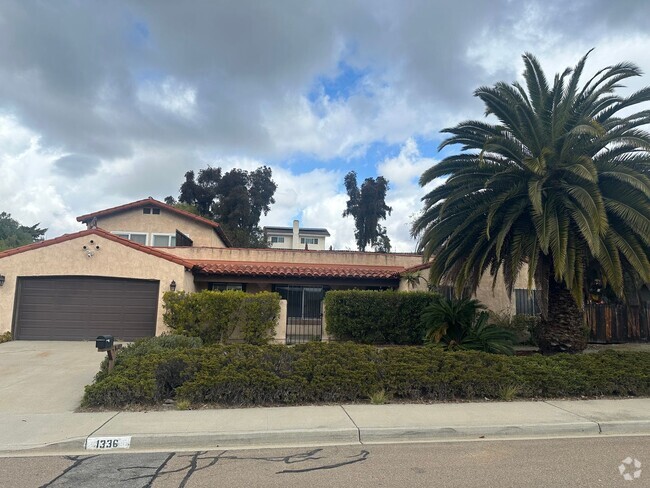 Building Photo - Remodeled 3 Bdrm, 2 Ba, single story, 1290... Rental