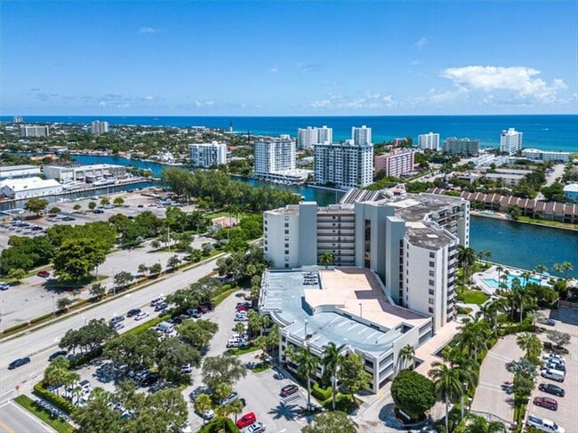 Building Photo - 2900 NE 14th Street Causeway Unit 209