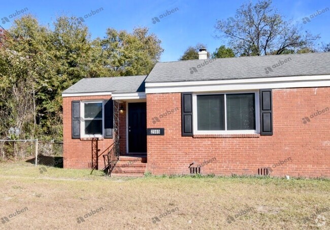 Building Photo - $875 | MOVE-IN READY | Charming 2-bedroom,... Rental