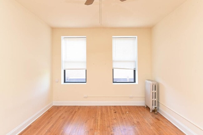 Photo - 2737 N Spaulding Ave Unidad 122