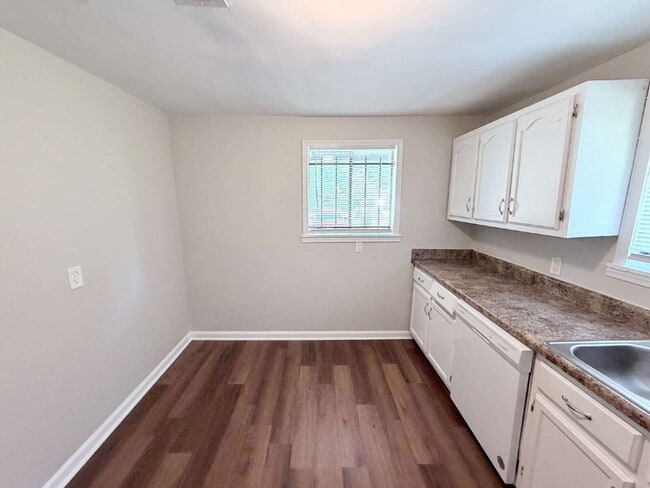 Photo - 858 Eyers Rd
