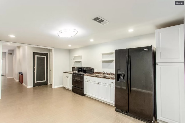 Photo - 2141 Dayron Cir NE