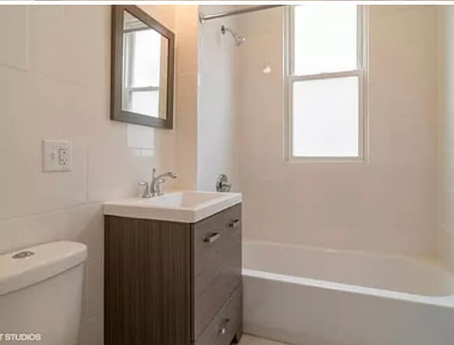 Photo - 4847 W Washington Blvd Unit 2