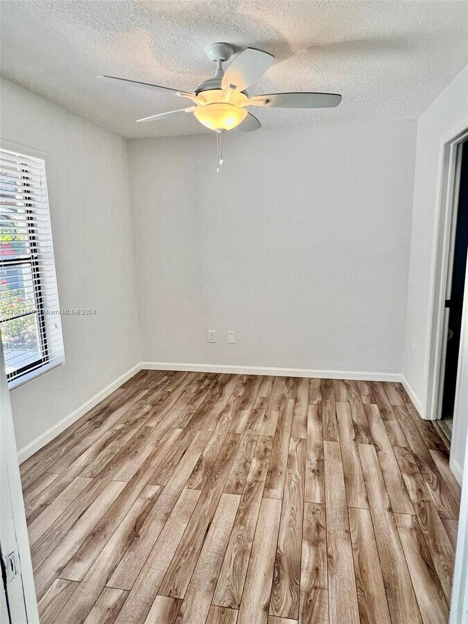 Photo - 15090 SW 49th Ln