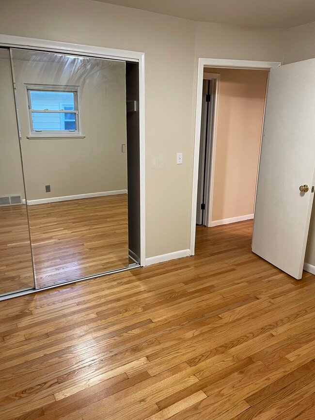 Bedroom1B - 6217 Beech Daly Rd