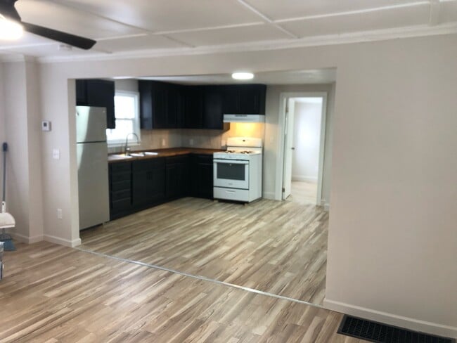 kitchen - 160 W 6th St Unit 160 W 6th St Oswego