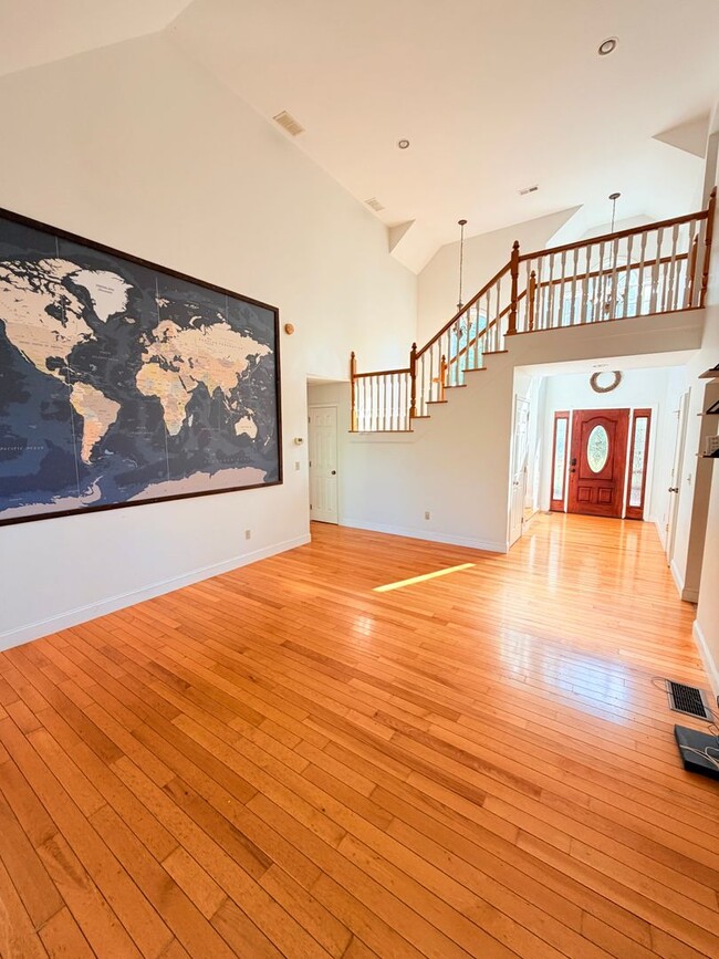 Photo - Spacious 3 Bed, 3.5 Bath Home - Convenient Mars Hill Location