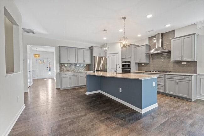 Photo - 460 Young Landing Ct