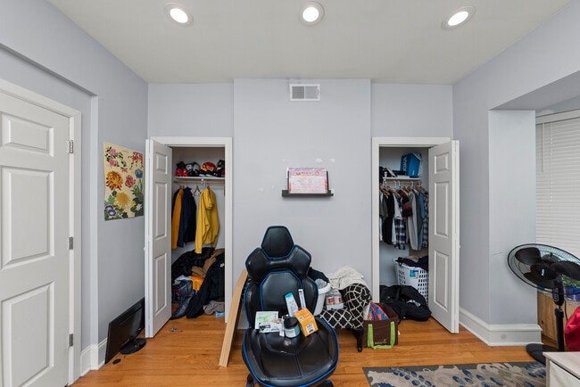 Photo - 1545 W Addison St Unit 1545 W Addison