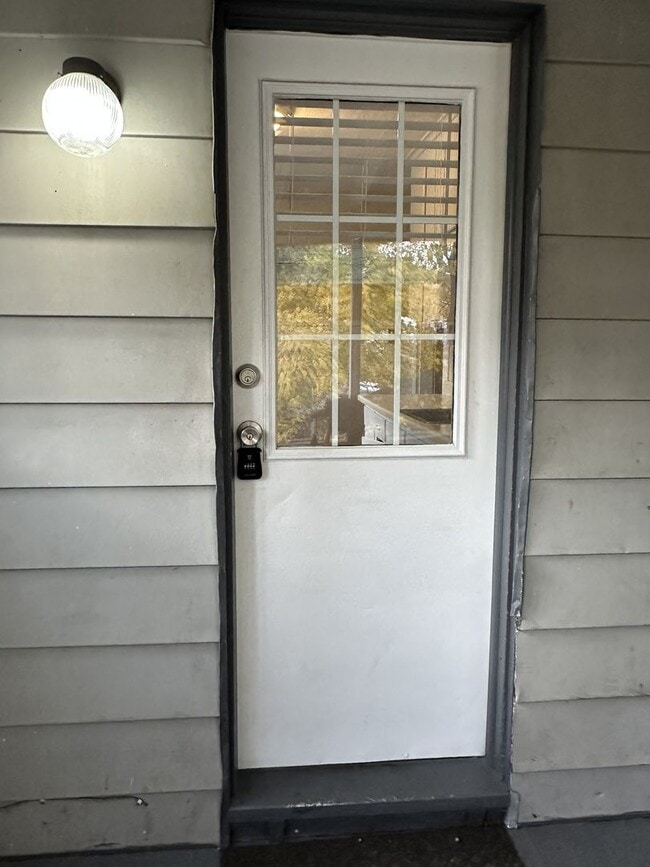 Photo - 160-162 Center Street Apartamento Unidad 162 2nd Floor