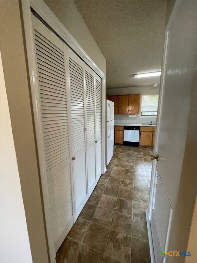 104 Horseshoe Dr