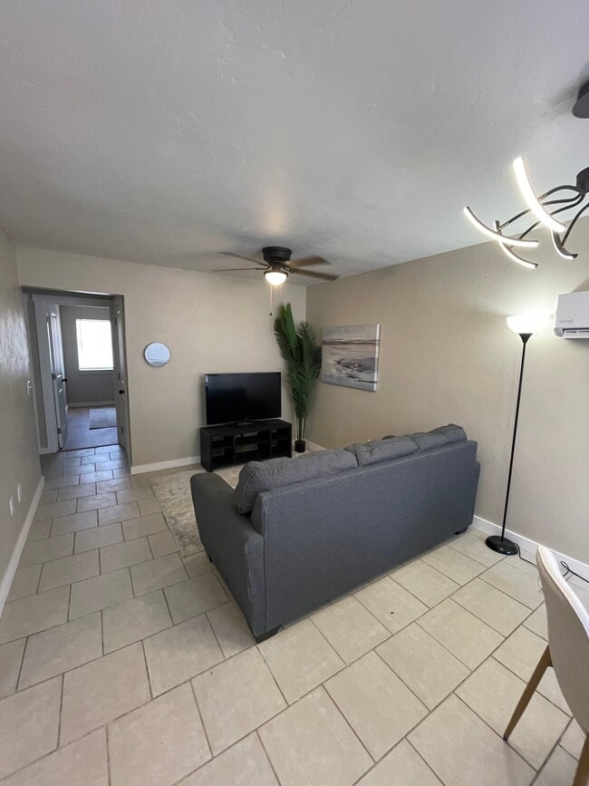 Photo - 222 N Hoke St