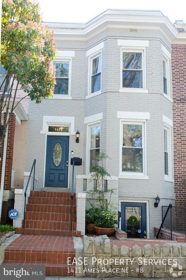 Building Photo - 1411 Ames Pl NE Unit #B Rental