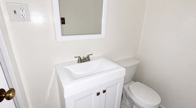 Studio - Oakland Apartments