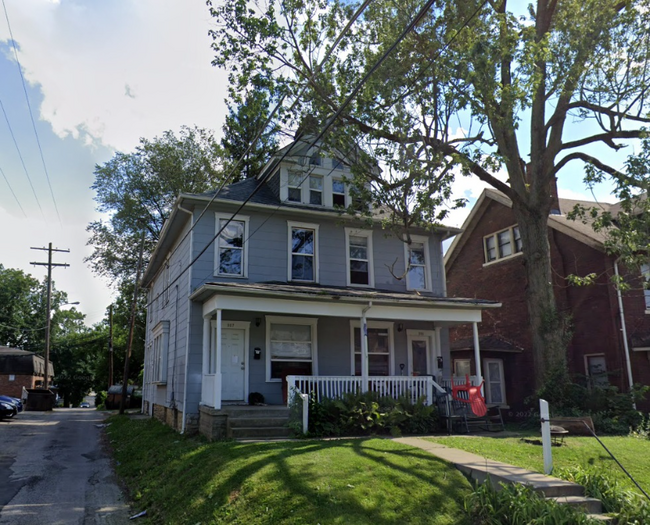 Building Photo - 305-307-307 E 19th Ave Rental