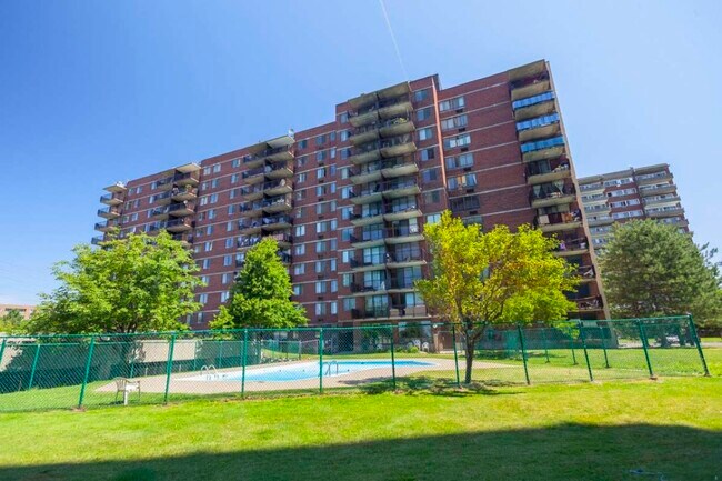Photo - Le Comesol Apartments