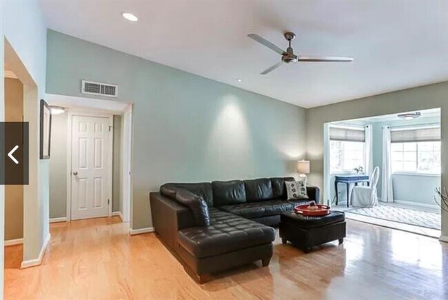 Photo - 1468 Briarwood Rd NE Unidad 1104