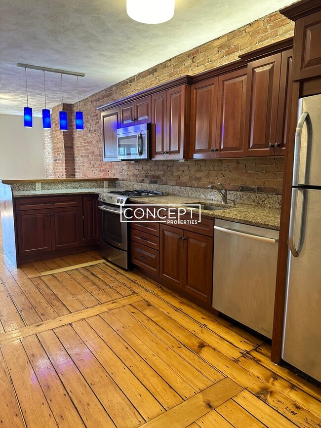 Photo - 28 Beacon St Unit 2-CP