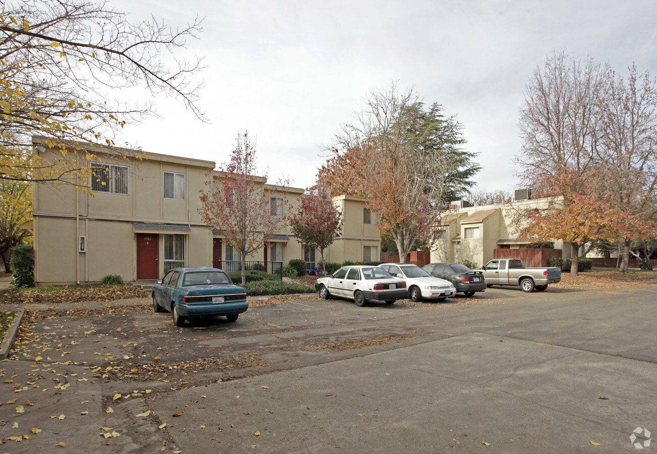 American River Garden Apartments - American River Garden Apartments