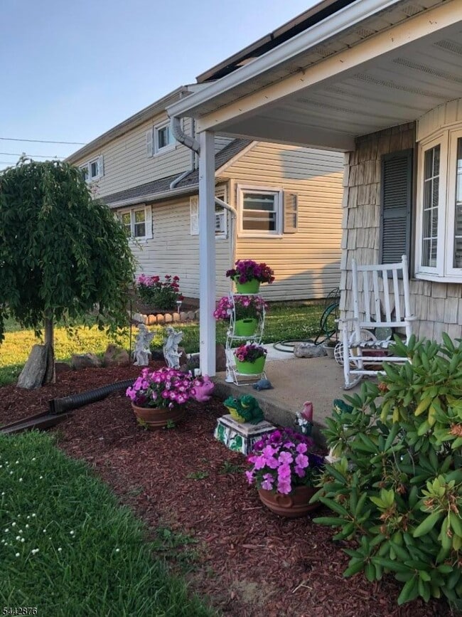 Photo - 73 Hagaman St