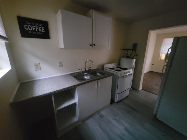 Photo - Pursley Court Apartments