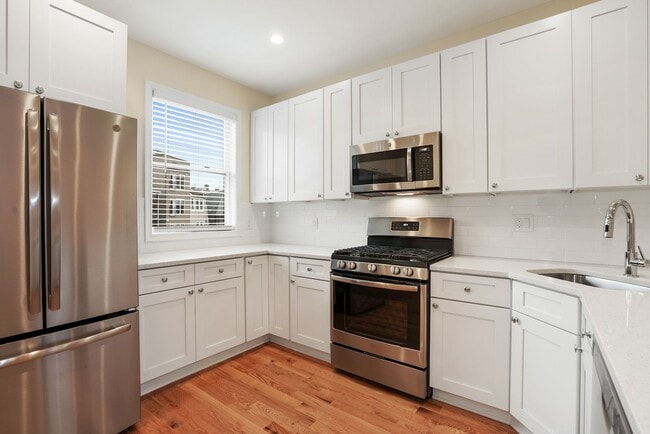 Building Photo - 26 Florida Ave NE Unit #3